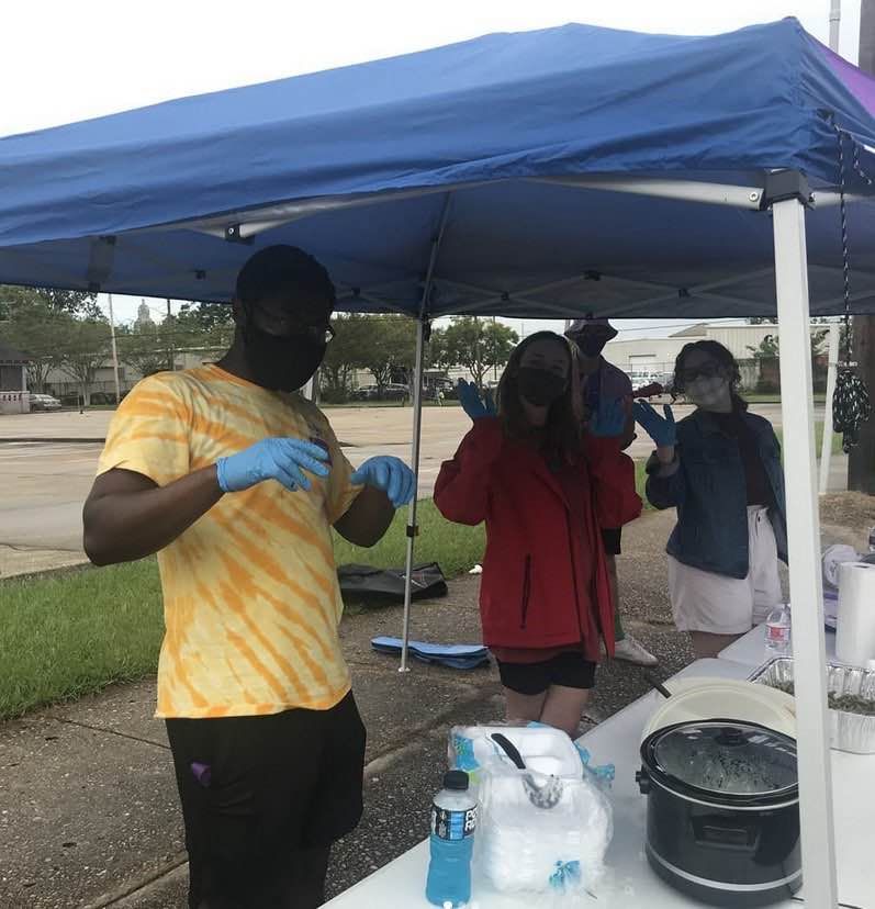 BR DSA members distribute food
